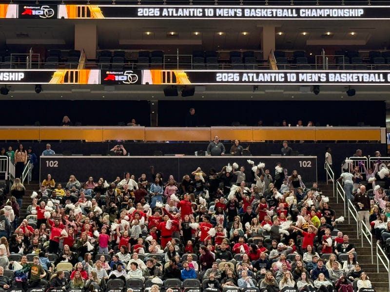 Fans at PPG Paints Arena for Atlantic 10 Tournament