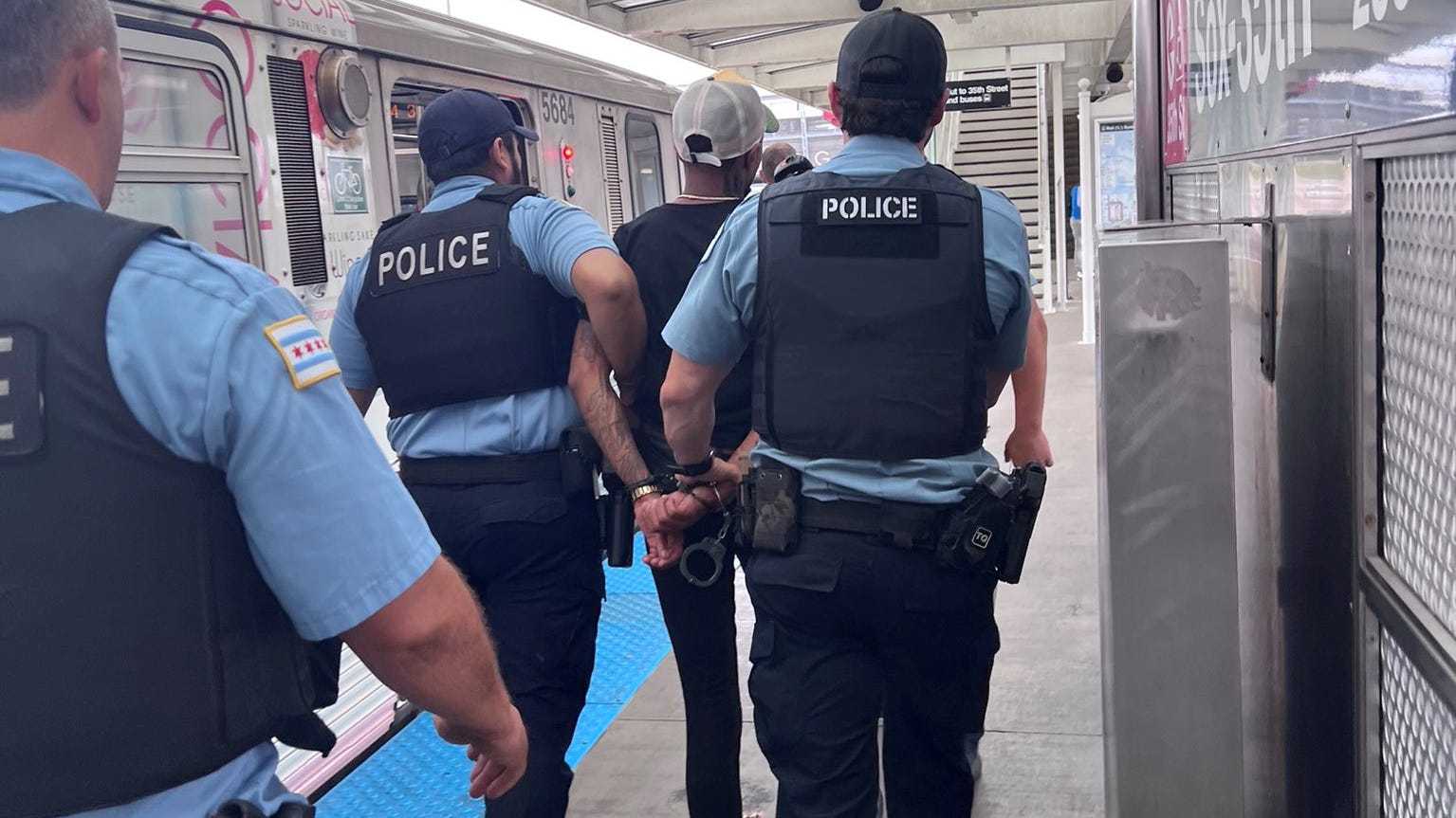 Chicago man arrested after loading a handgun on CTA Red Line near Sox-35th Street station