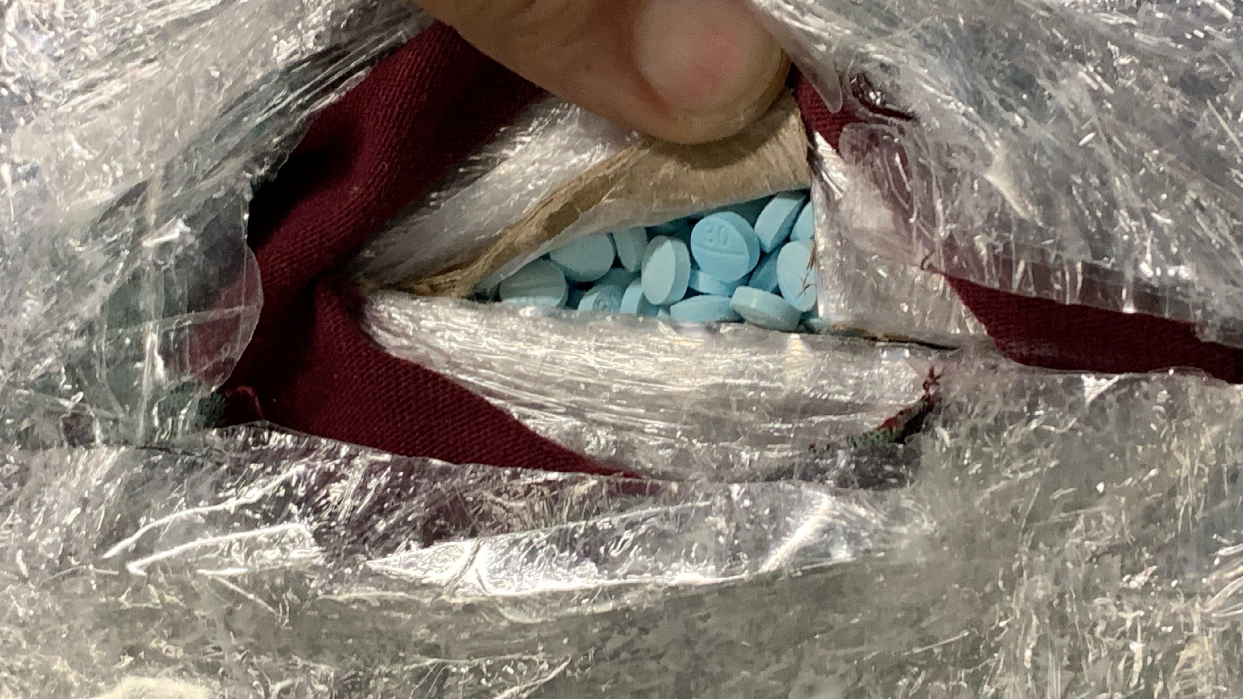 32K fentanyl pills seized from sale near JFK airport between 2 California men
