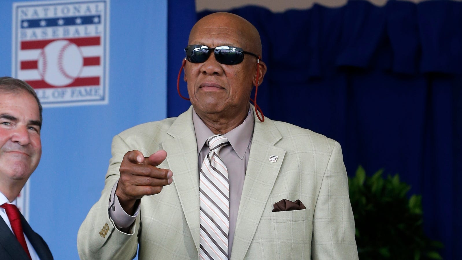 Cubs to honor legendary Fergie Jenkins with statue outside Wrigley Field