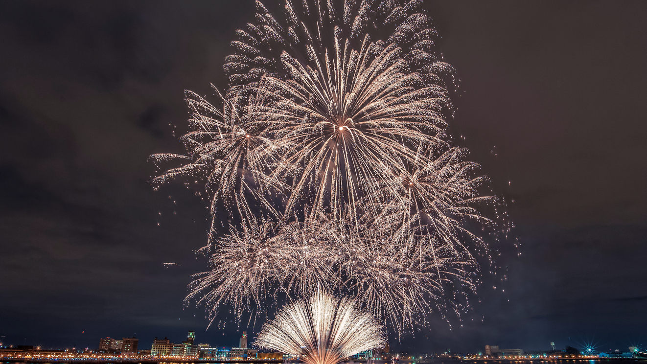 Fireworks, live music and more things to do for Memorial Day weekend