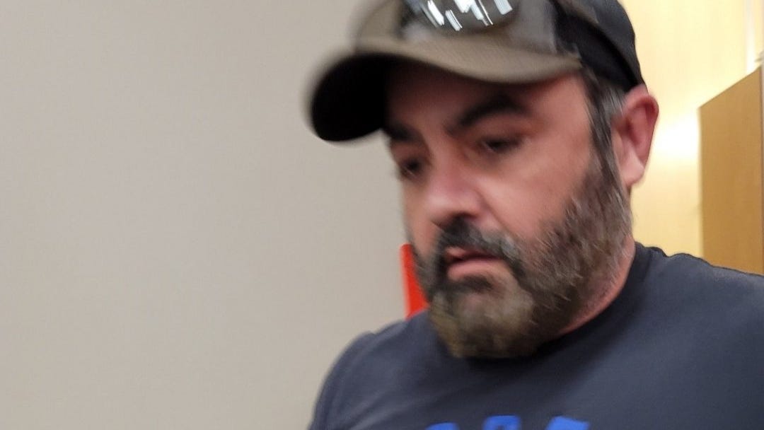 Police search for man who took upskirt photos of women in Lake Worth
