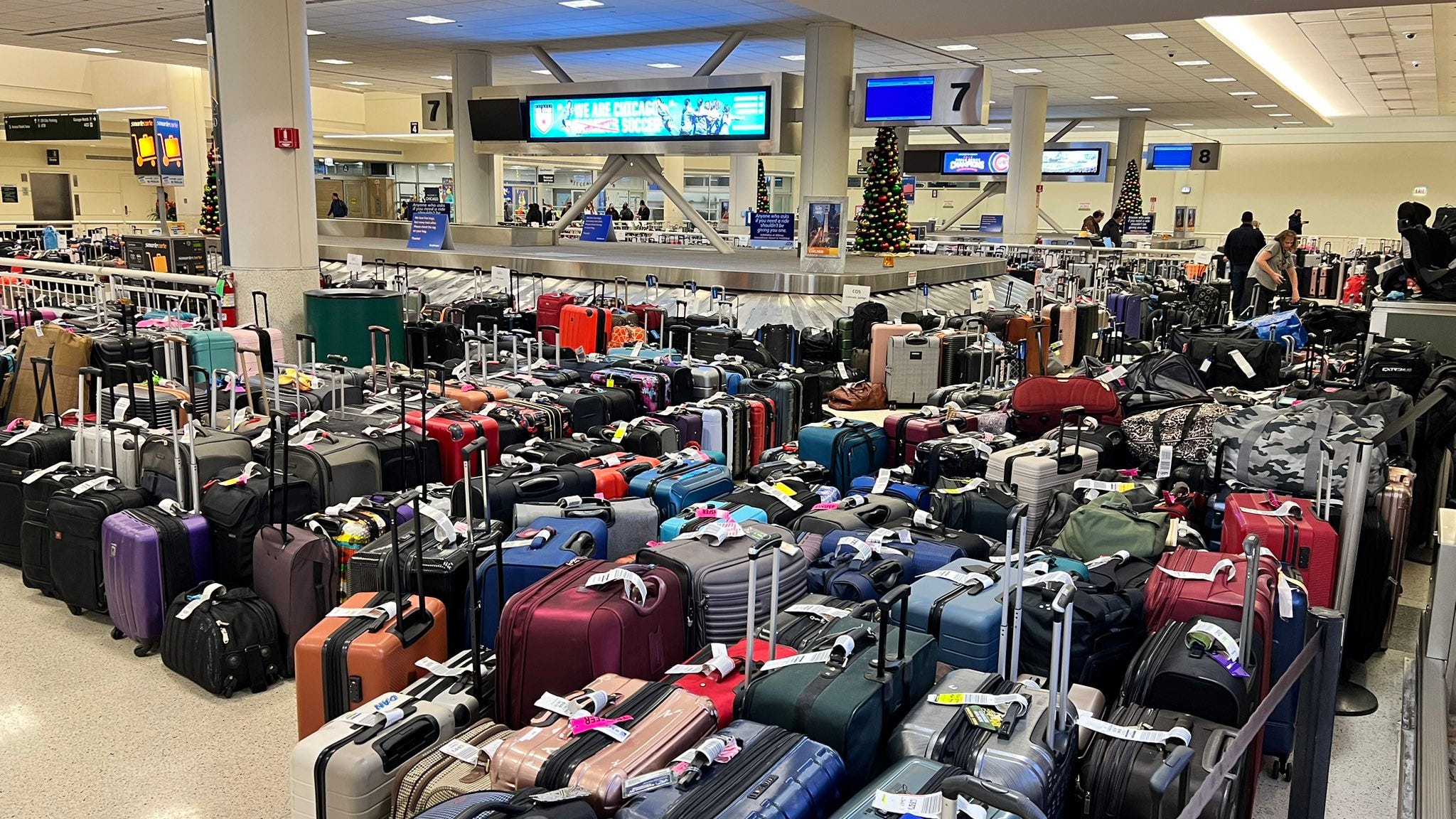 Southwest Airlines cancels thousands of flights; sea of baggage mounts at Midway