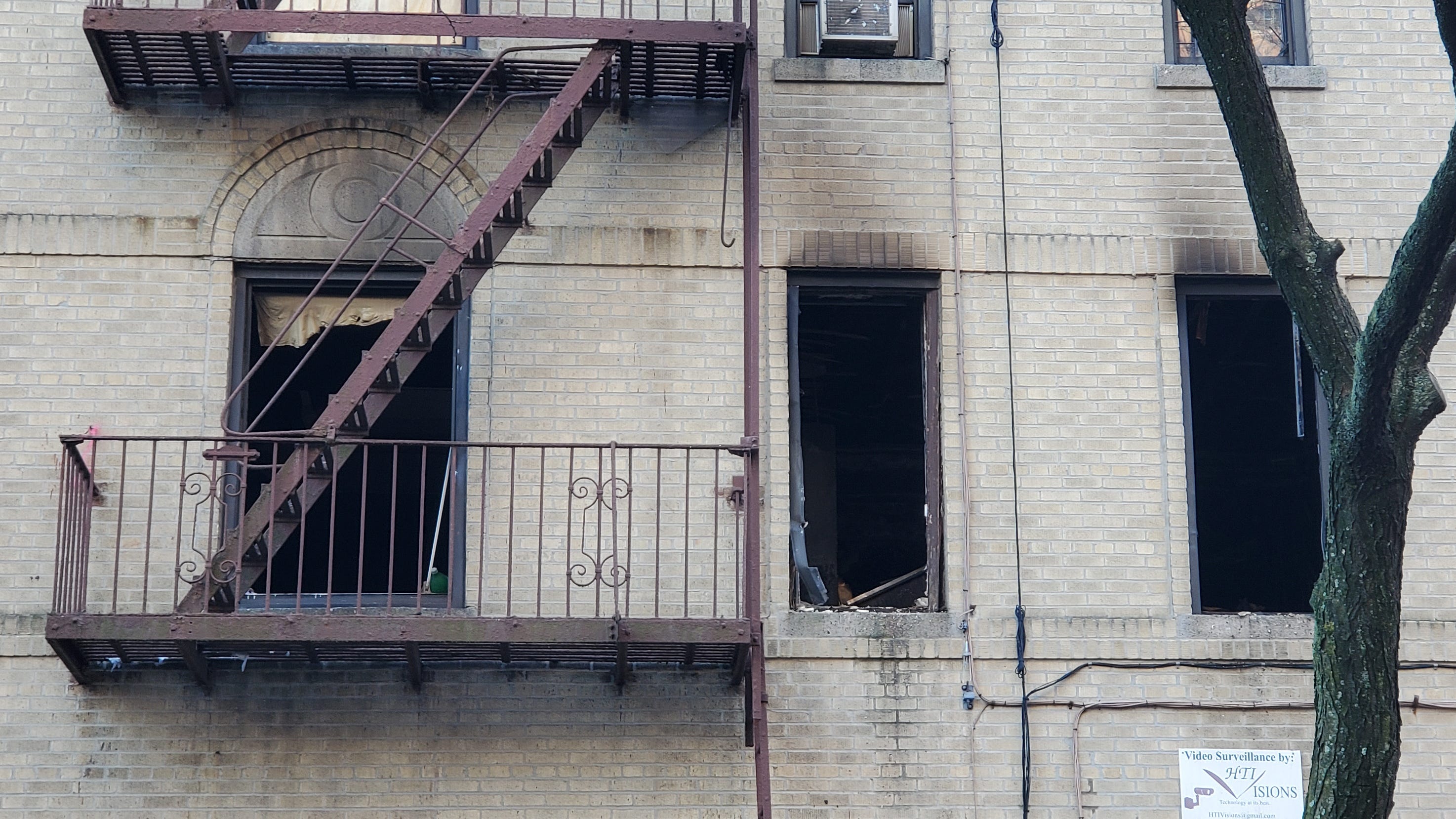 Man, woman killed minutes apart in overnight fires in Brooklyn, the Bronx