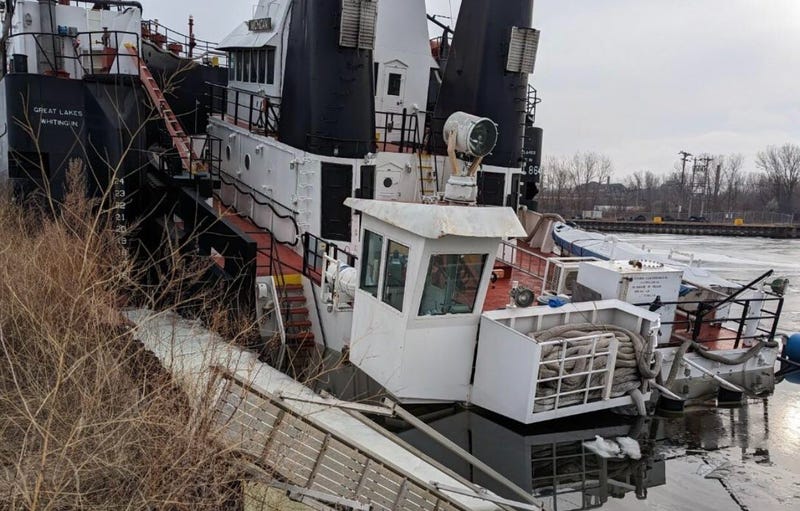 Pollution responders with the U.S. Coast Guard rushed to the aid of towing vessel laden with oil and fuel after it took on water while moored in the Port of Milwaukee on Monday.