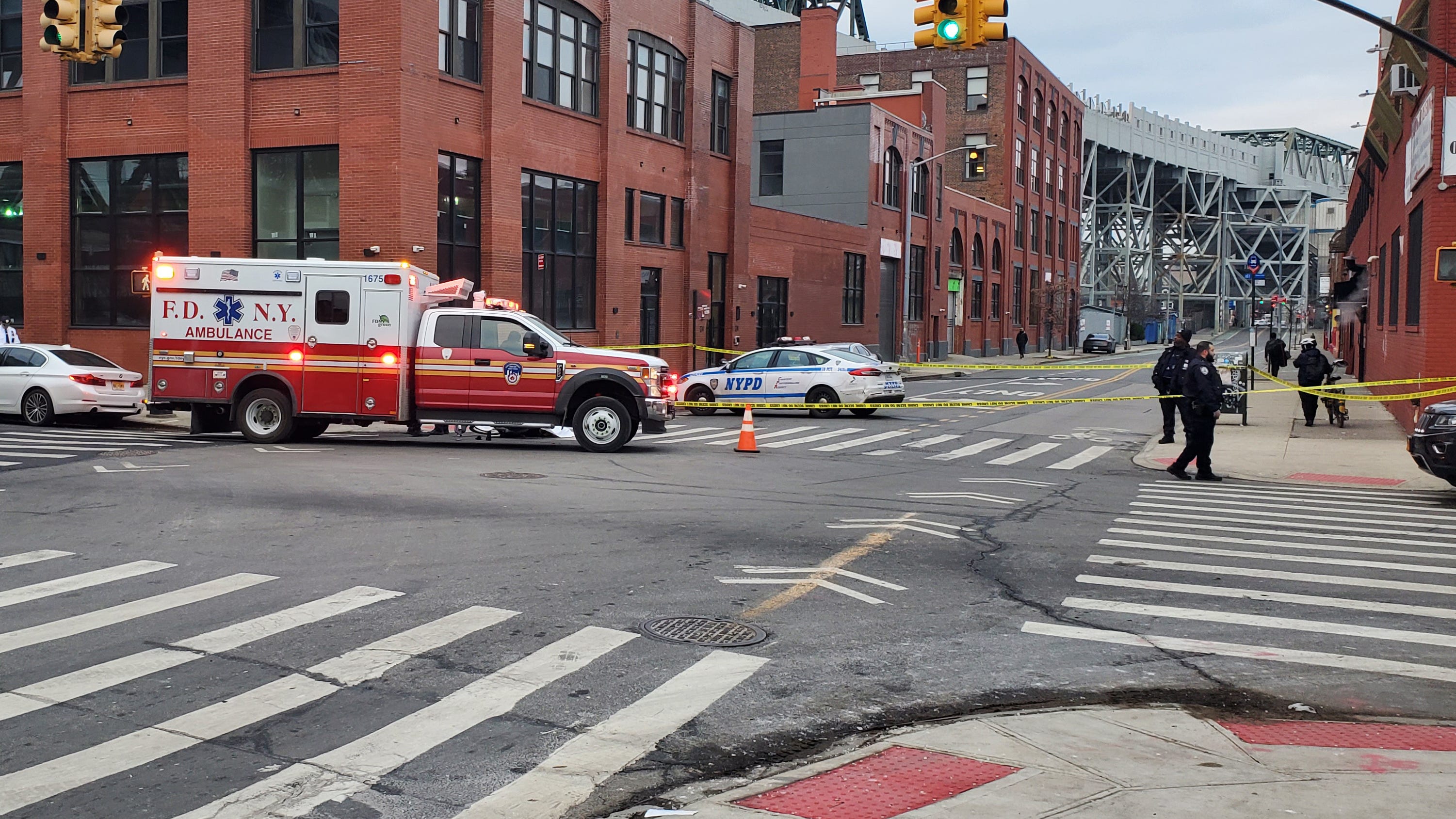 Woman, 37, on Citi Bike fatally struck by box truck in Brooklyn