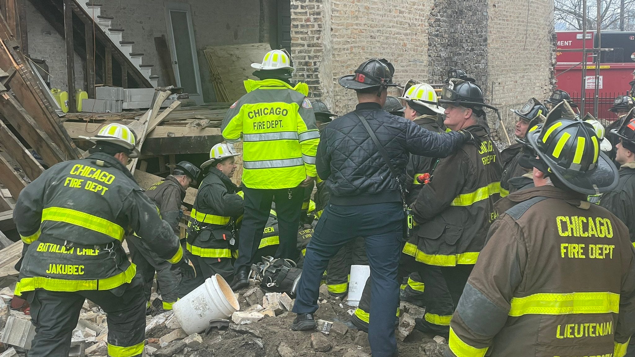Construction worker dies after Bronzeville building collapse, officials say