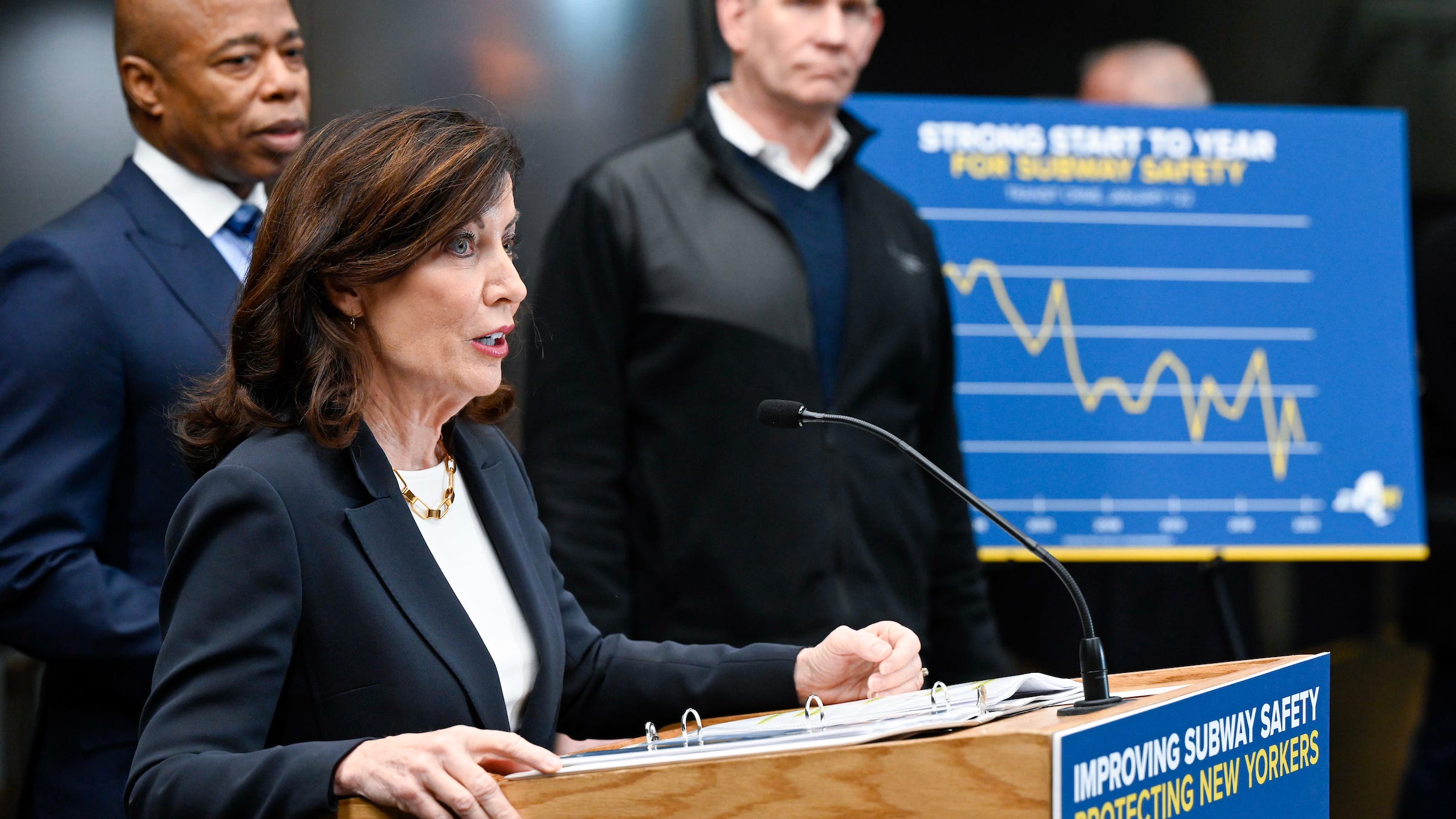 La delincuencia en el metro desciende un 16% desde octubre: Los neoyorquinos nos dicen sentirse más seguros", afirma Hochul