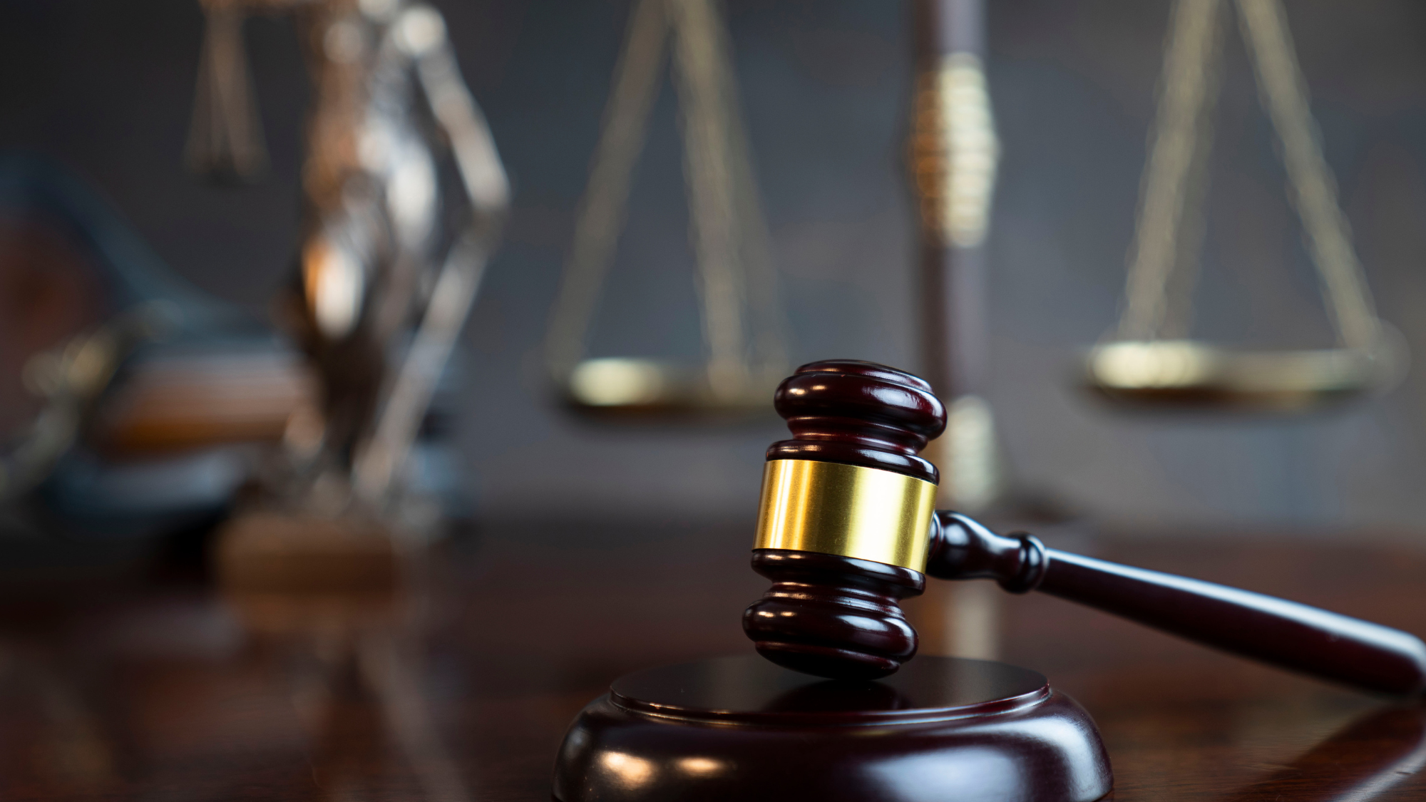 LA sheriff's deputy charged with abusing 5-year-old son