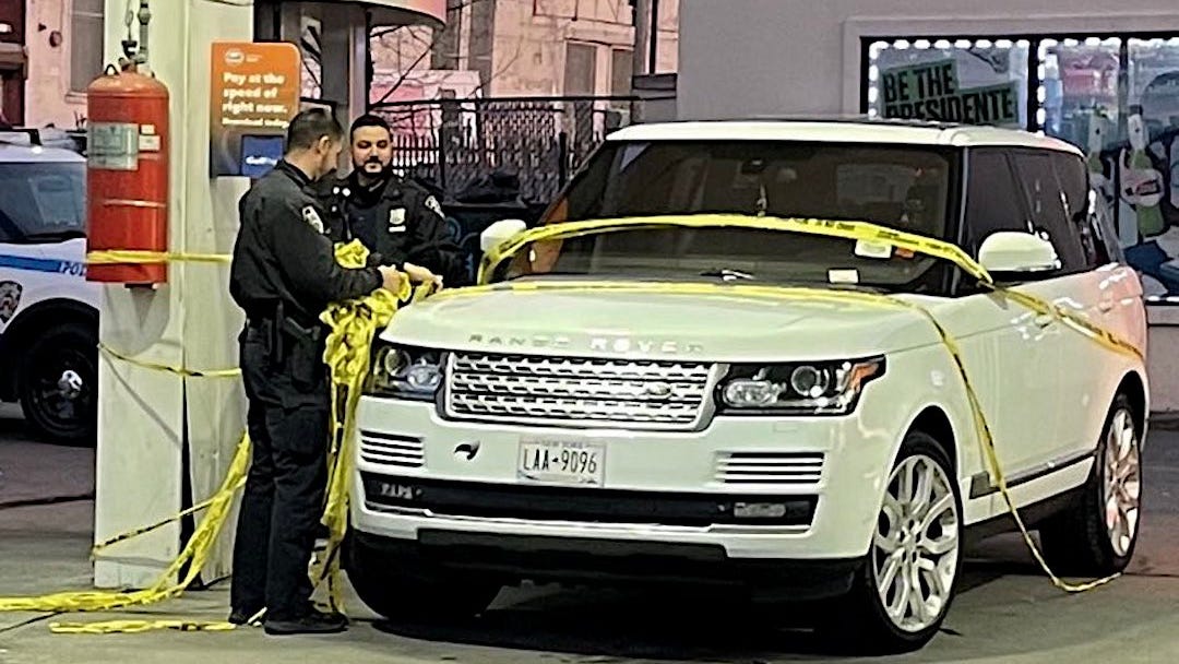 Man, 51, is shot in the head by robber while pumping gas in NYC