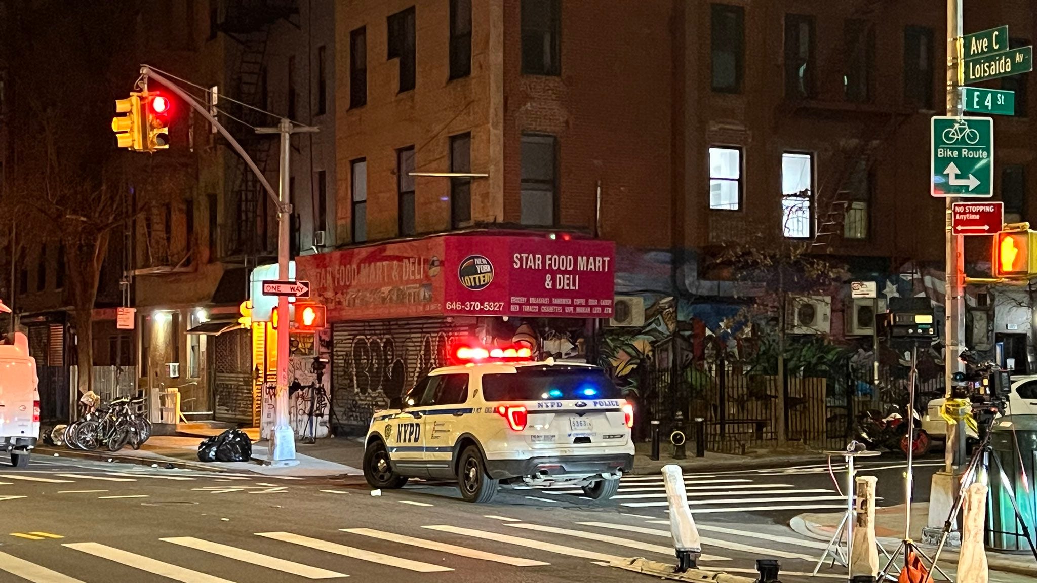 Police shoot at purported gang member waving gun in East Village