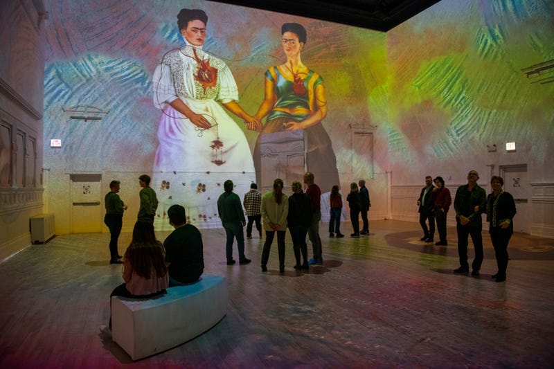 Following the success of Immersive Van Gogh, Lighthouse Immersive and Maestro Immersive Art announced their newest immersive art installation, Frida: Immersive Dream, highlighting the art and life of Frida Kahlo, the beloved 20th century Mexican artist best known for compelling self-portraits and radiant pieces inspired by her life in her native country of Mexico.