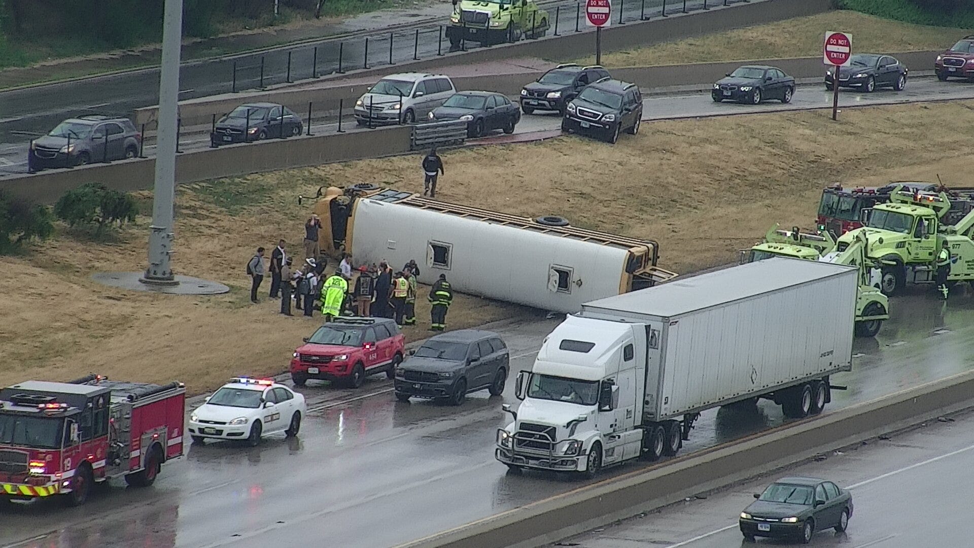 Five teens hospitalized as school bus flips over on Dan Ryan: CFD