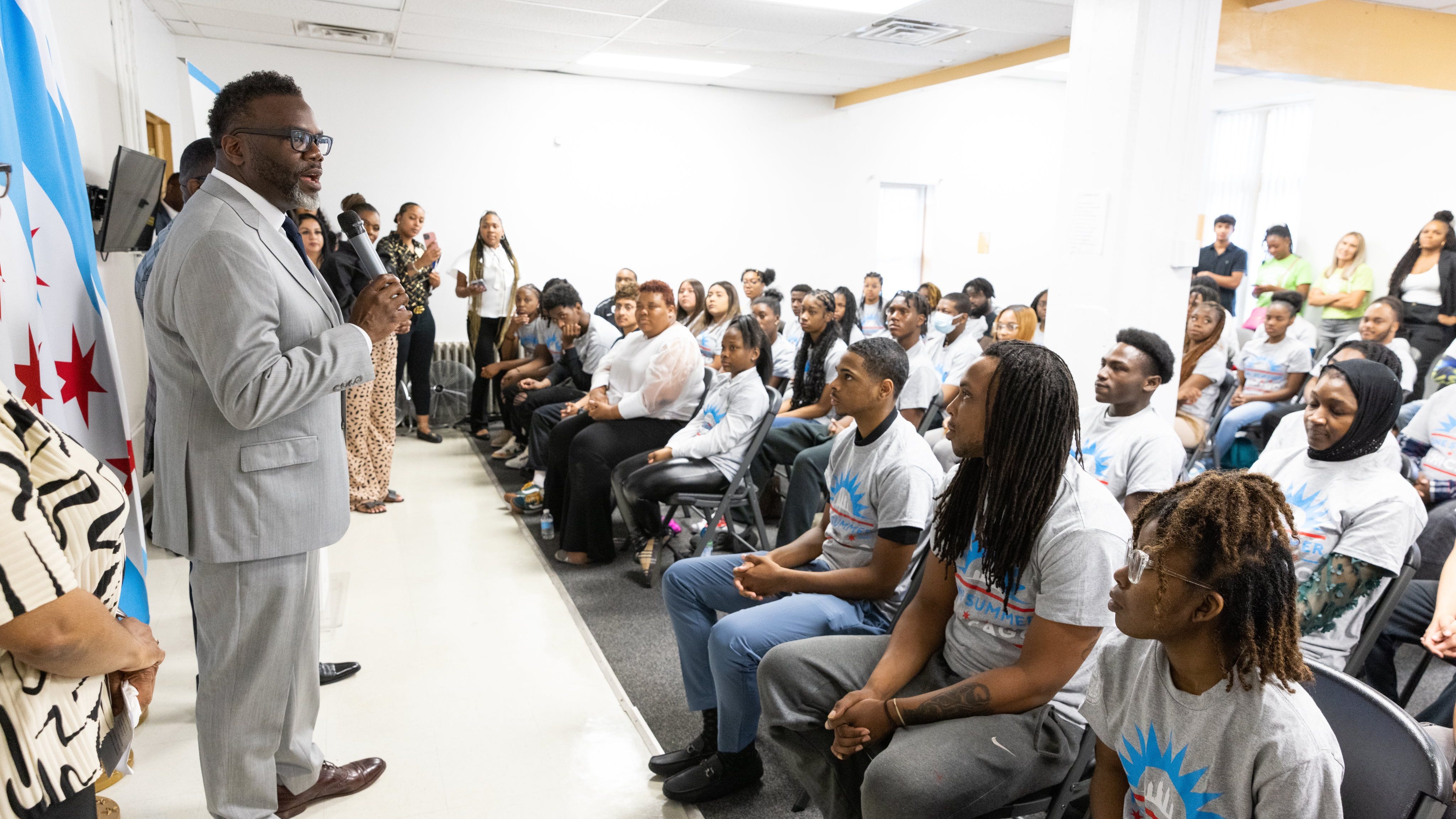 Chicago summer job program providing over 20K jobs to city's youth