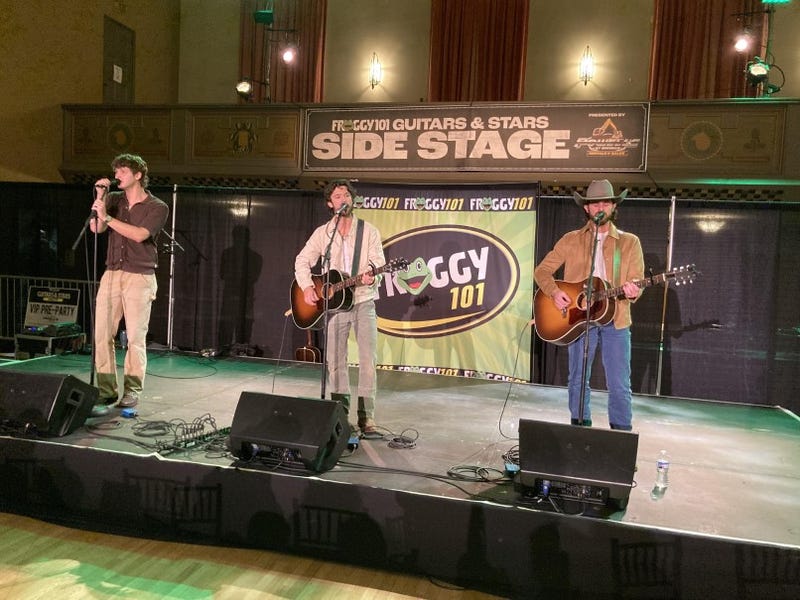 Froggy 101's Guitars & Stars