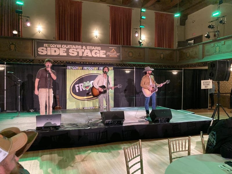 Froggy 101's Guitars & Stars