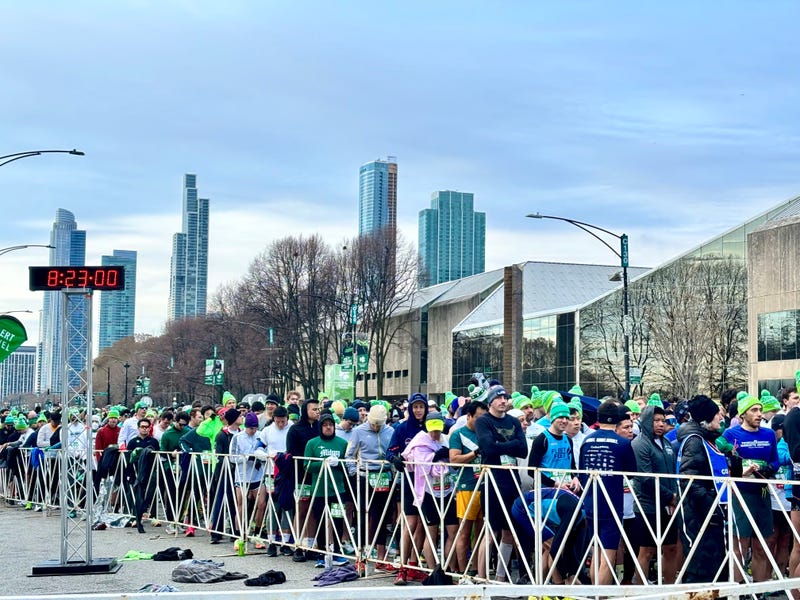 Runner line up to begin the 2024 Shamrock Shuffle.