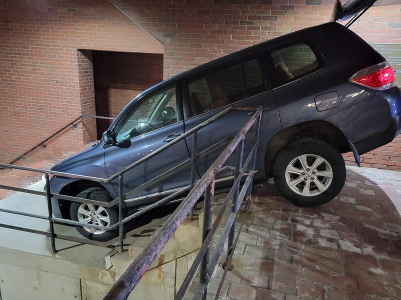 suv crash scene