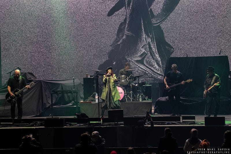 Alanis Morisette w/ Garbage @ White River Amphitheatre, 9.27.2021