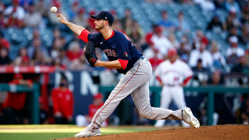 Alex Cora explains why Garrett Whitlock is returning to bullpen, what role will be