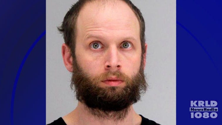 Capitol rioter facing another 10 months behind bars before he can go to trial