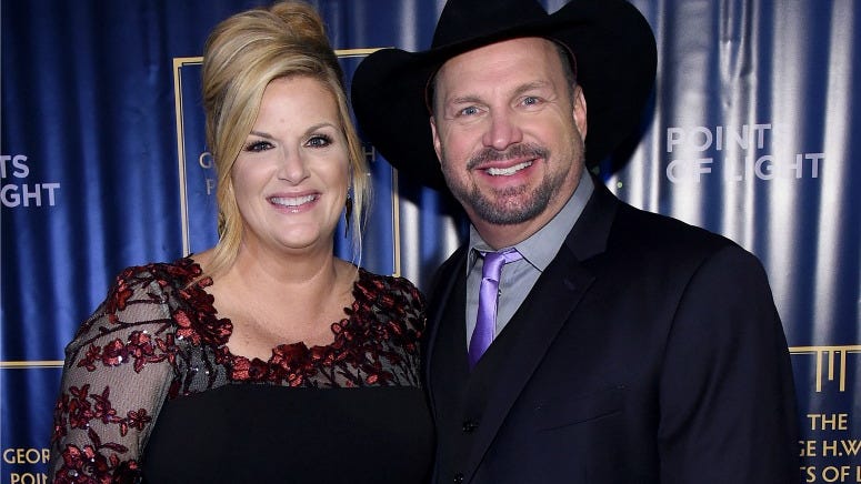 Watch Garth Brooks and Trisha Yearwood Cover 'Shallow'