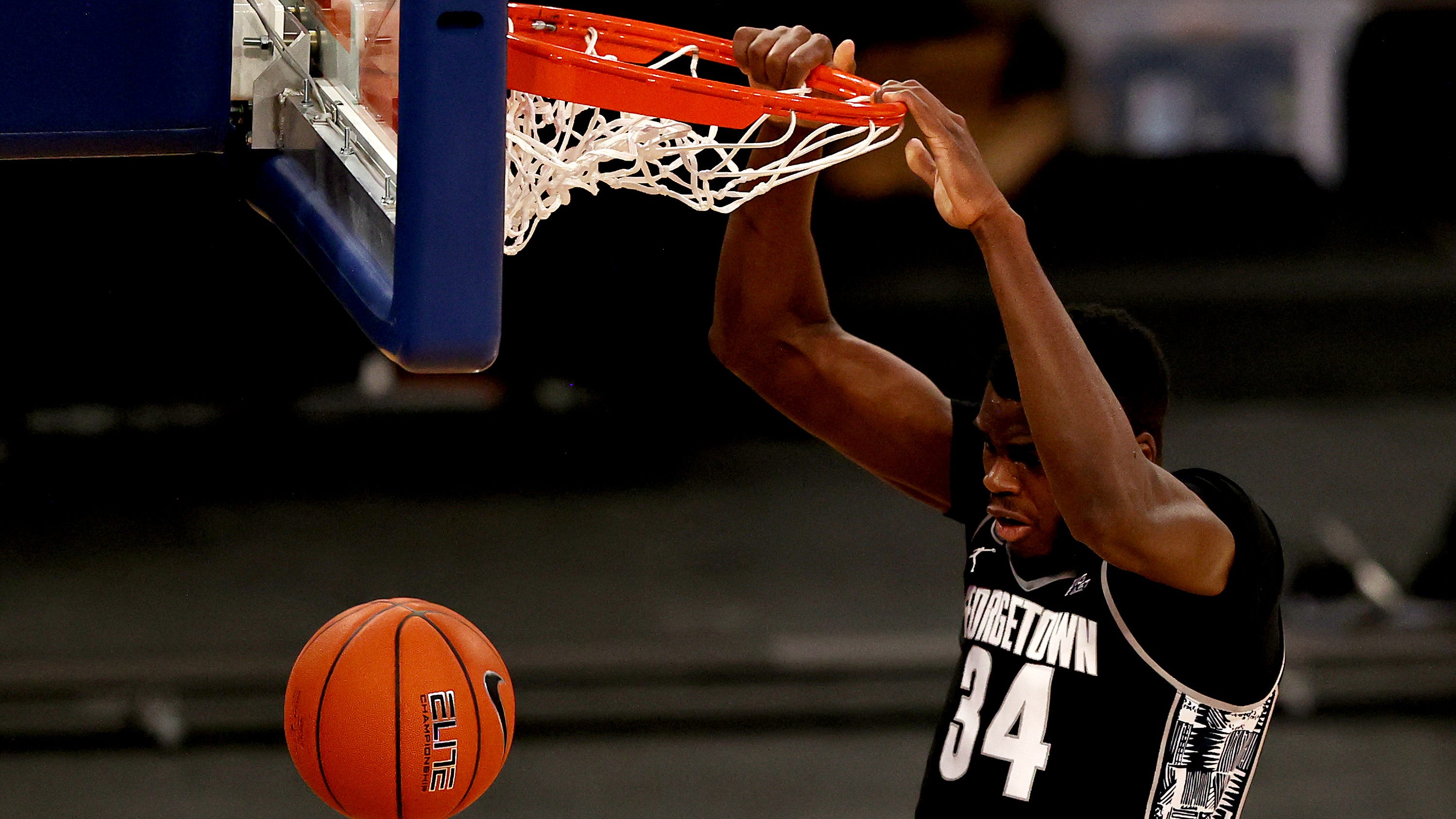 Game-Winning Call: Georgetown upsets Villanova in Big East Tournament