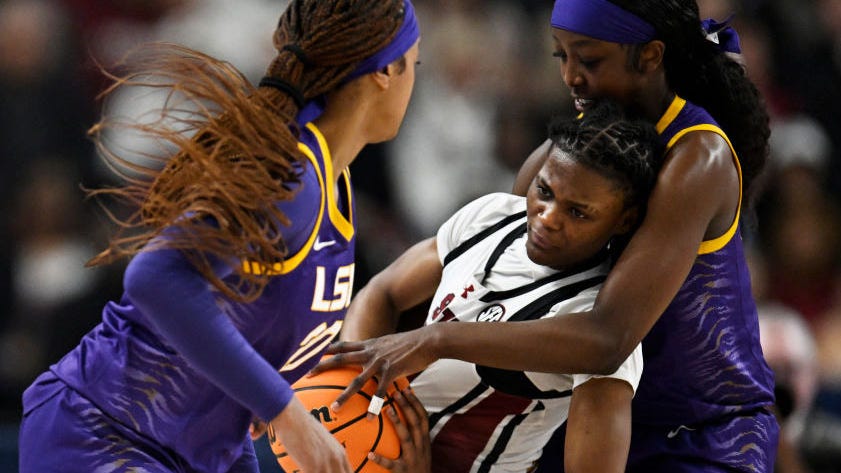 Look: On-court scuffle leads to 6 ejections in LSU-South Carolina