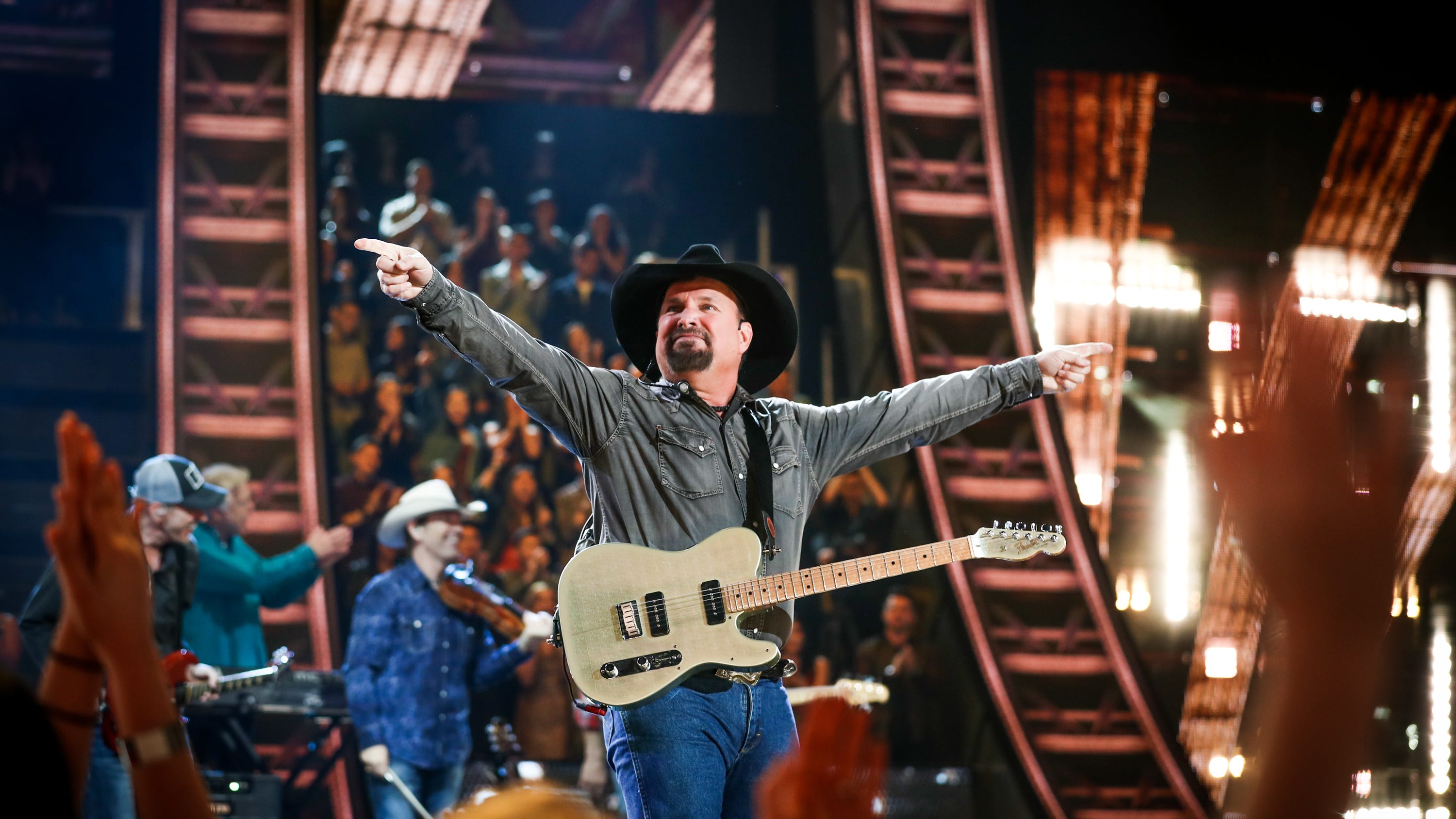 4 Garth Brooks Tour Moments That Will Melt Your Heart