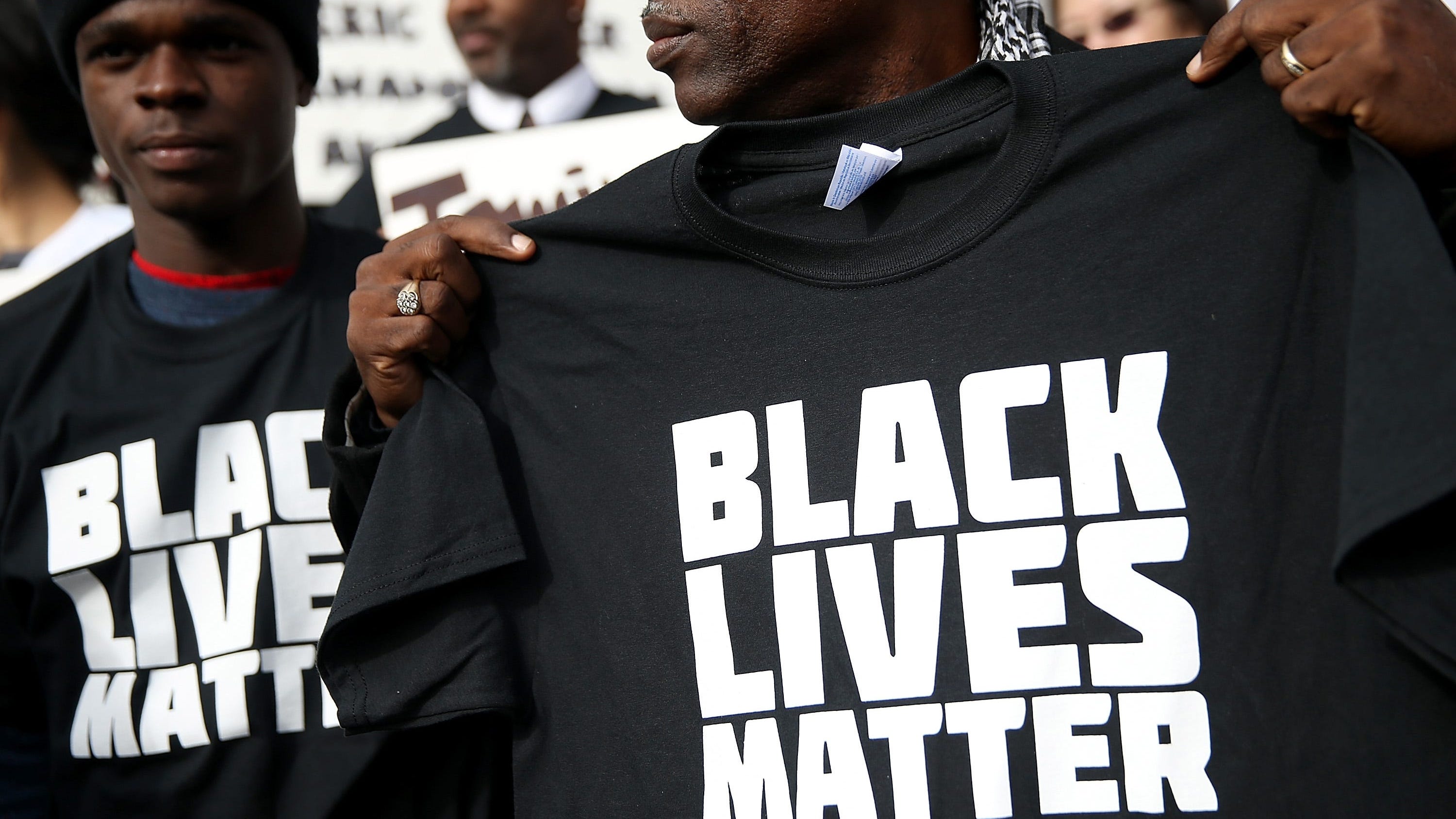'Karen' Who Called Cops on Man Who Wrote 'Black Lives Matter' on Own Property Apologizes