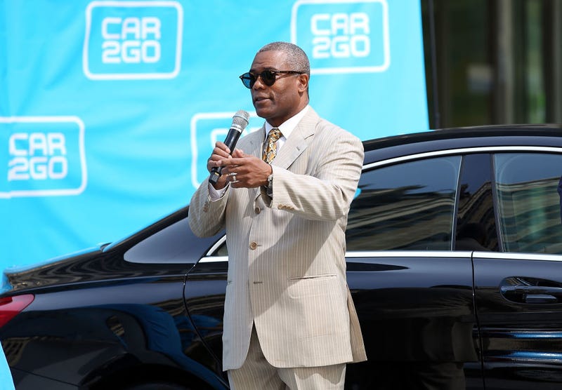 Former Chicago Ald. Walter Burnett Jr speaks at an event in 2018.