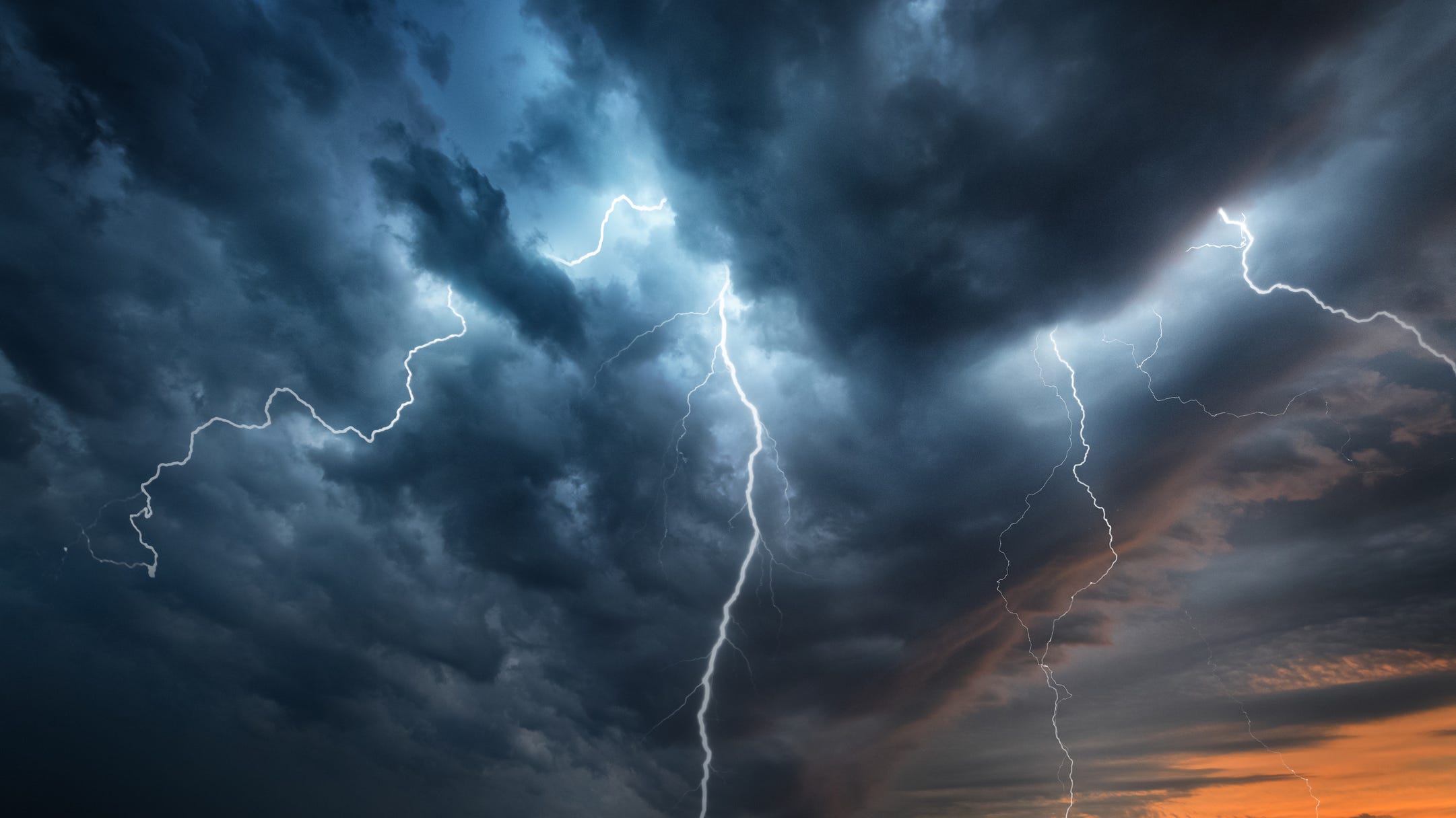 Strong storms, tornadoes rock southern states; at least 2 killed