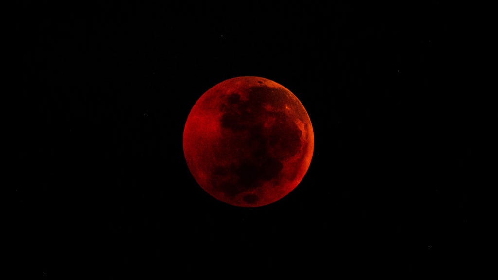 Griffith Observatory to live stream Thursday's record-breaking lunar eclipse
