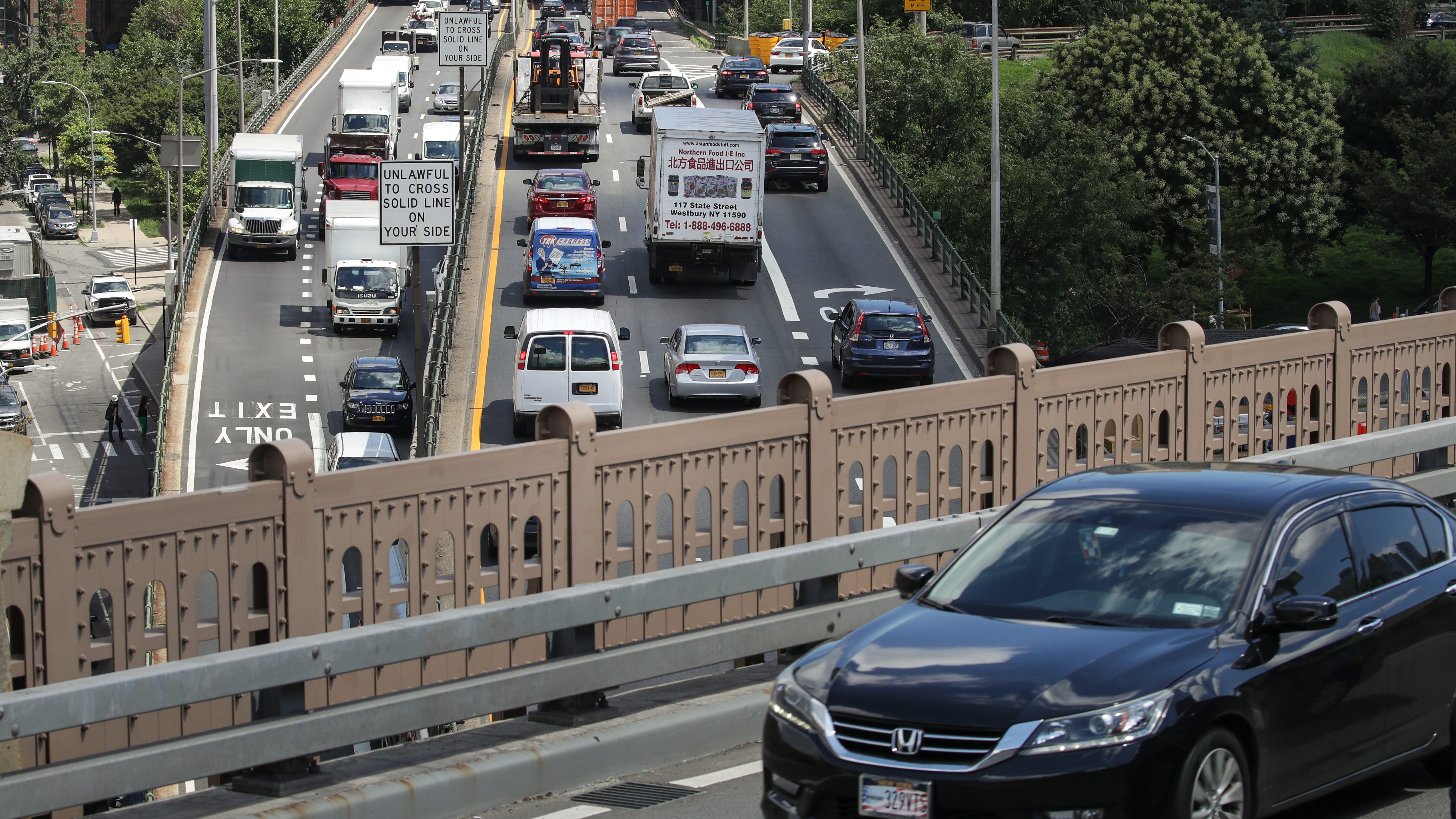 De Blasio announces plans to preserve aging BQE, reduce lanes