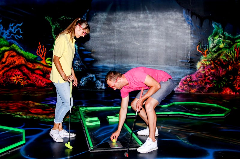 Play mini golf in the 3D Funhouse