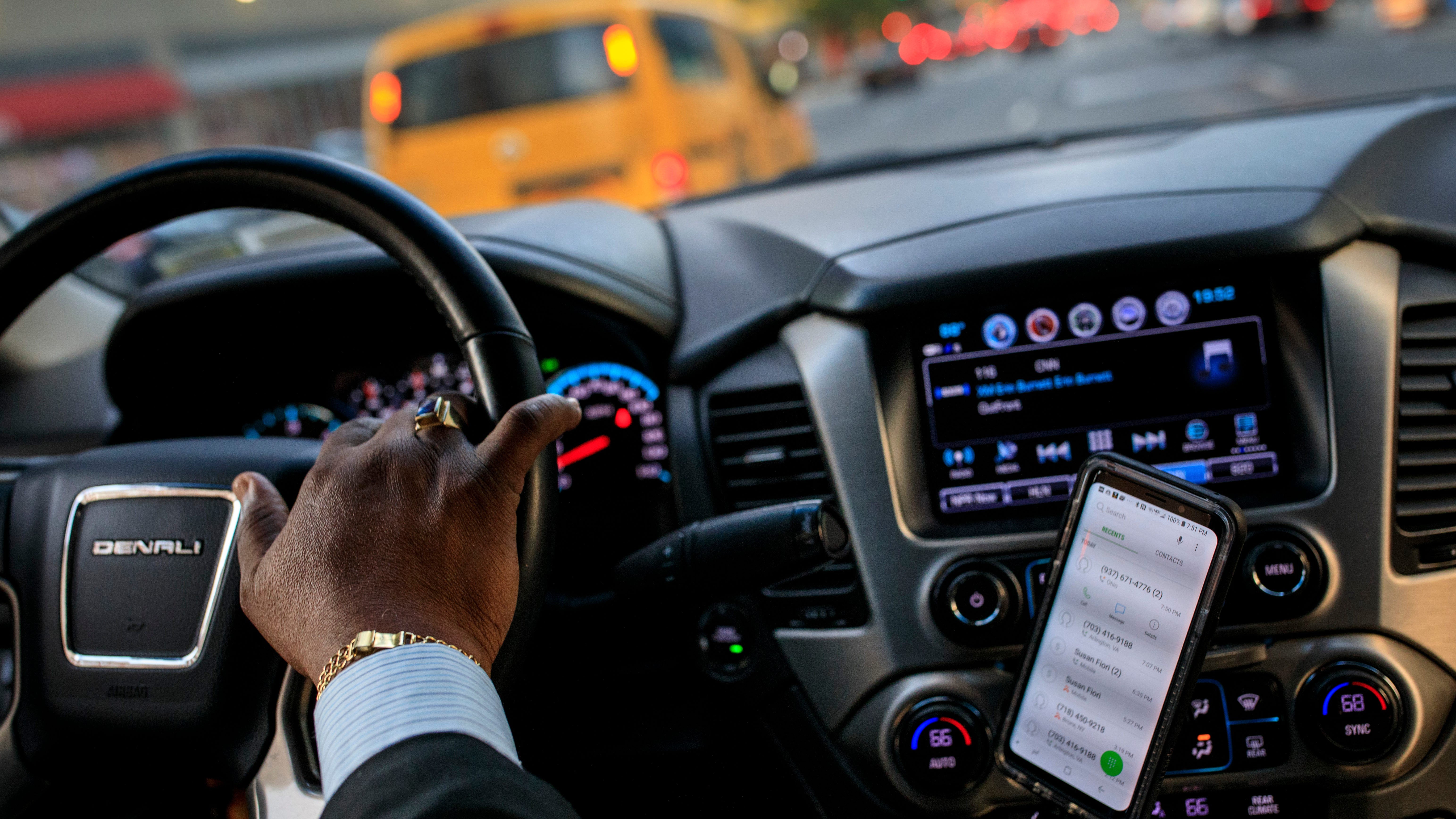 Senate bill could create more protections for rideshare drivers