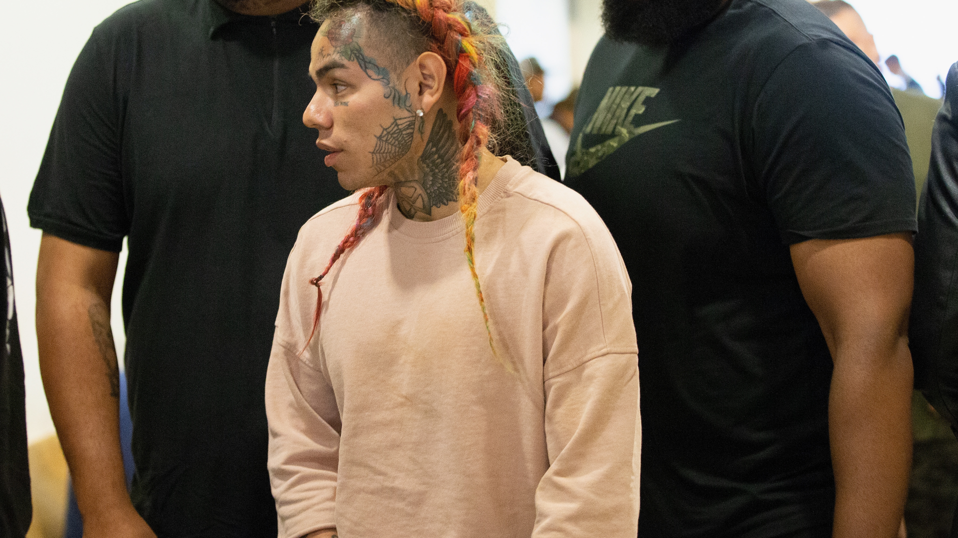 Rapper Tekashi 6ix9ine's security team charged in Harlem robbery
