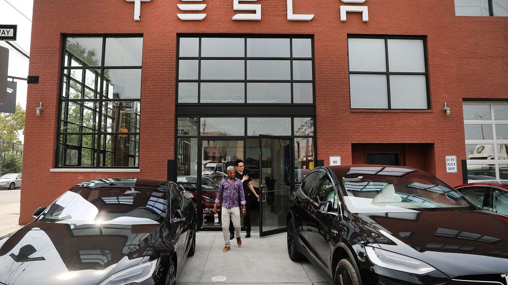 Driver charged with manslaughter in case of Tesla on auto pilot