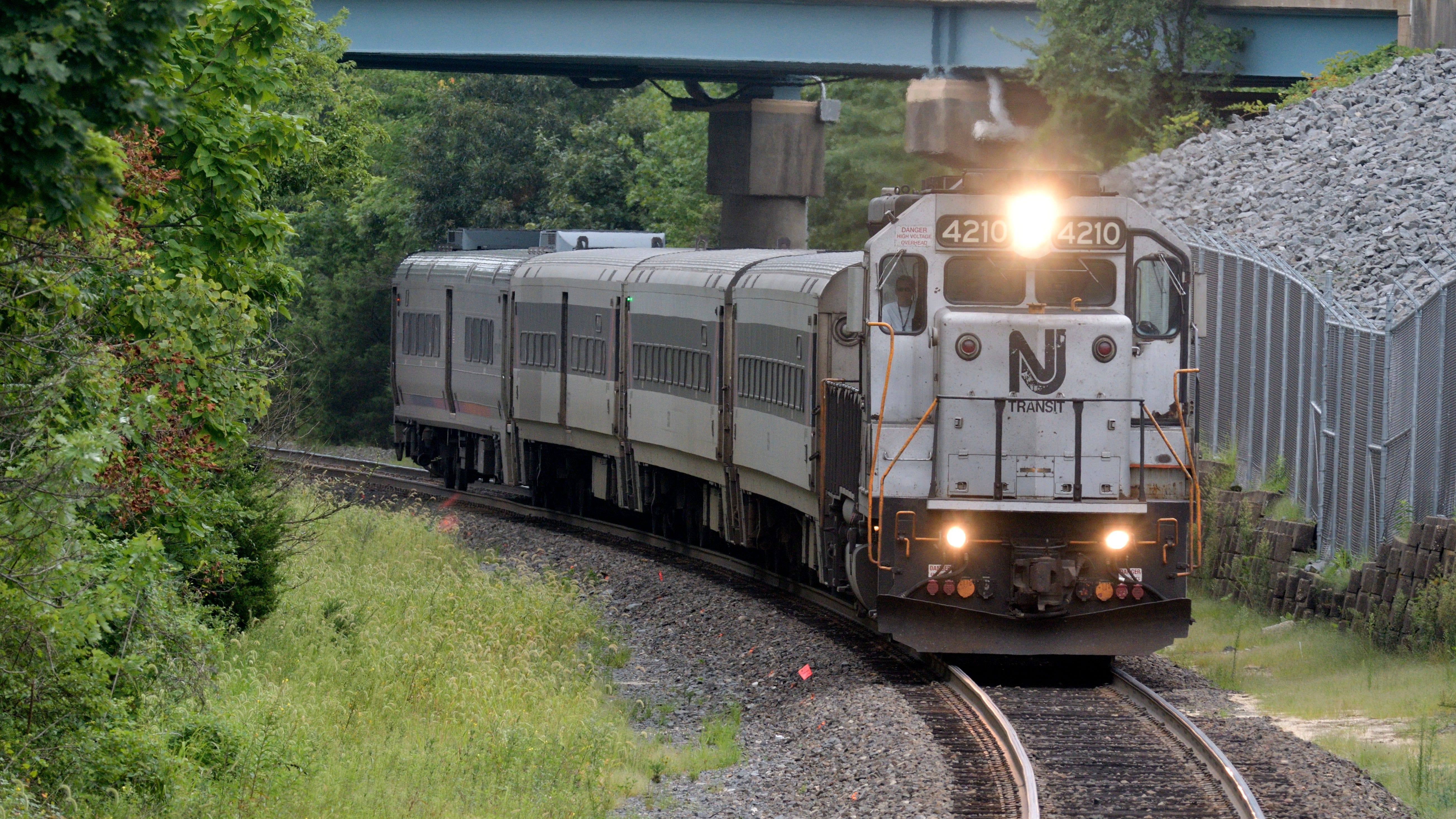 Teen boy, 17, found dead on NJ Transit tracks