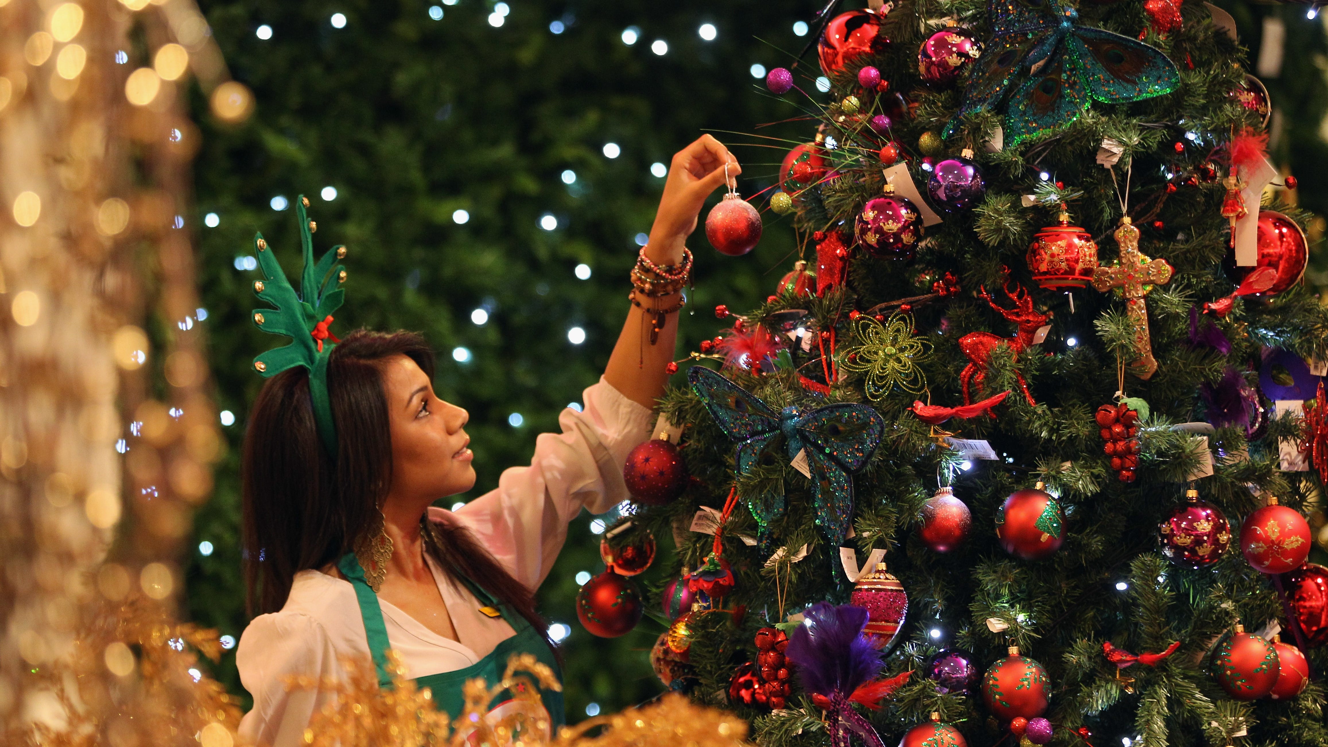 A Hallmark costume designer reveals secrets to outfitting a holiday movie
