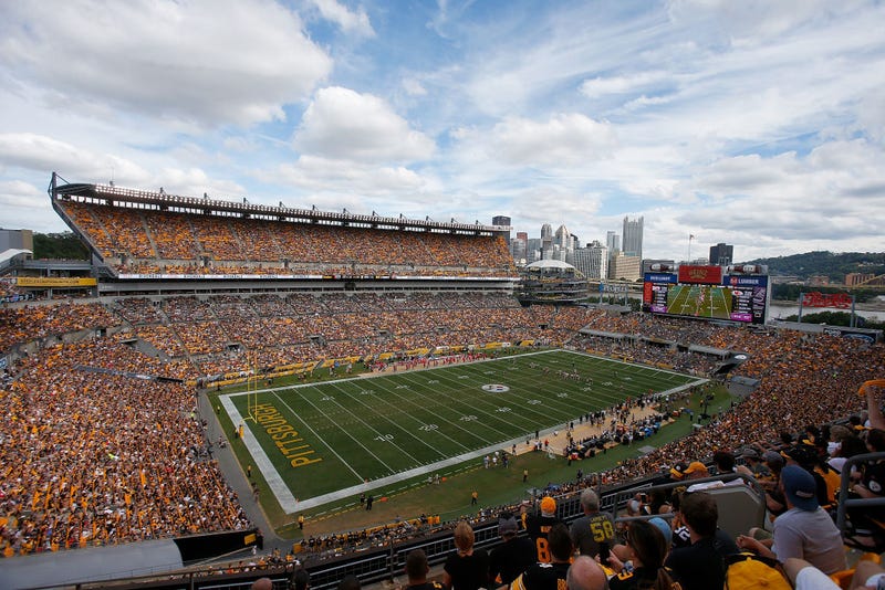 A general view of the field during the game between the Pittsburgh Steelers and the Kansas City Chiefs