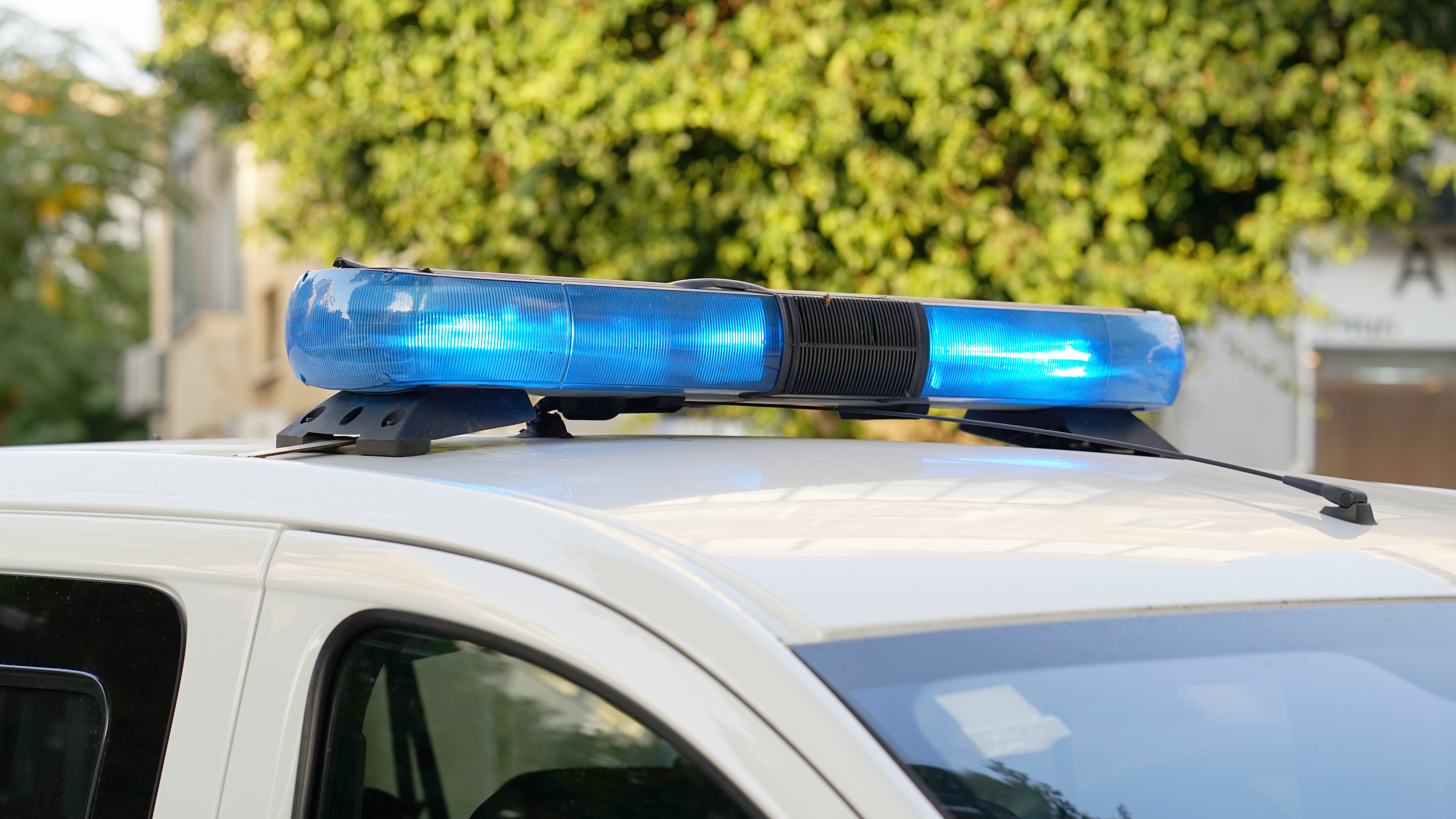 UPDATE: 4 dead in Oak Forest barricade situation, house fire, ME Office says
