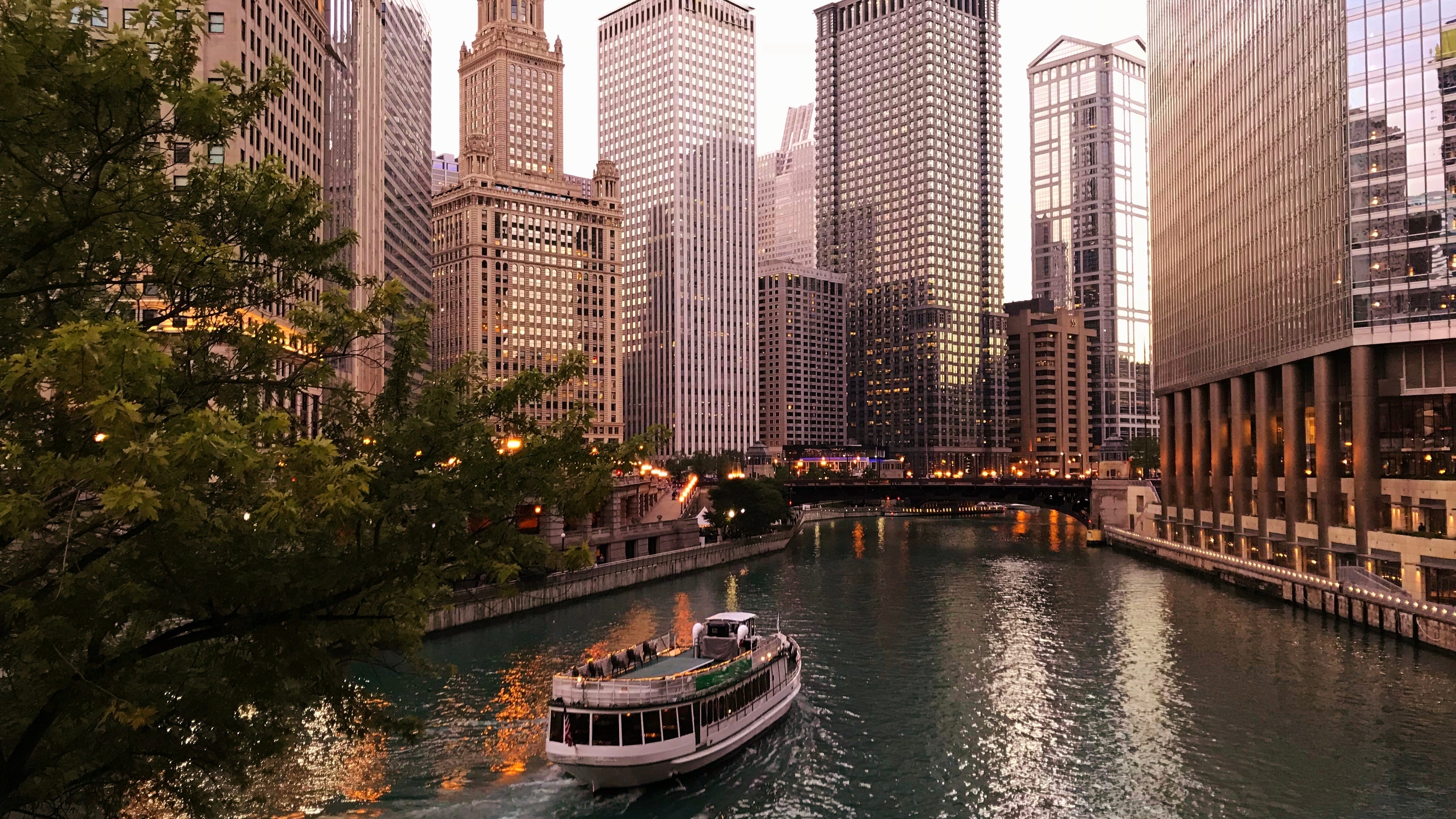 Chicago Architecture Center to expand walking tours beginning Saturday
