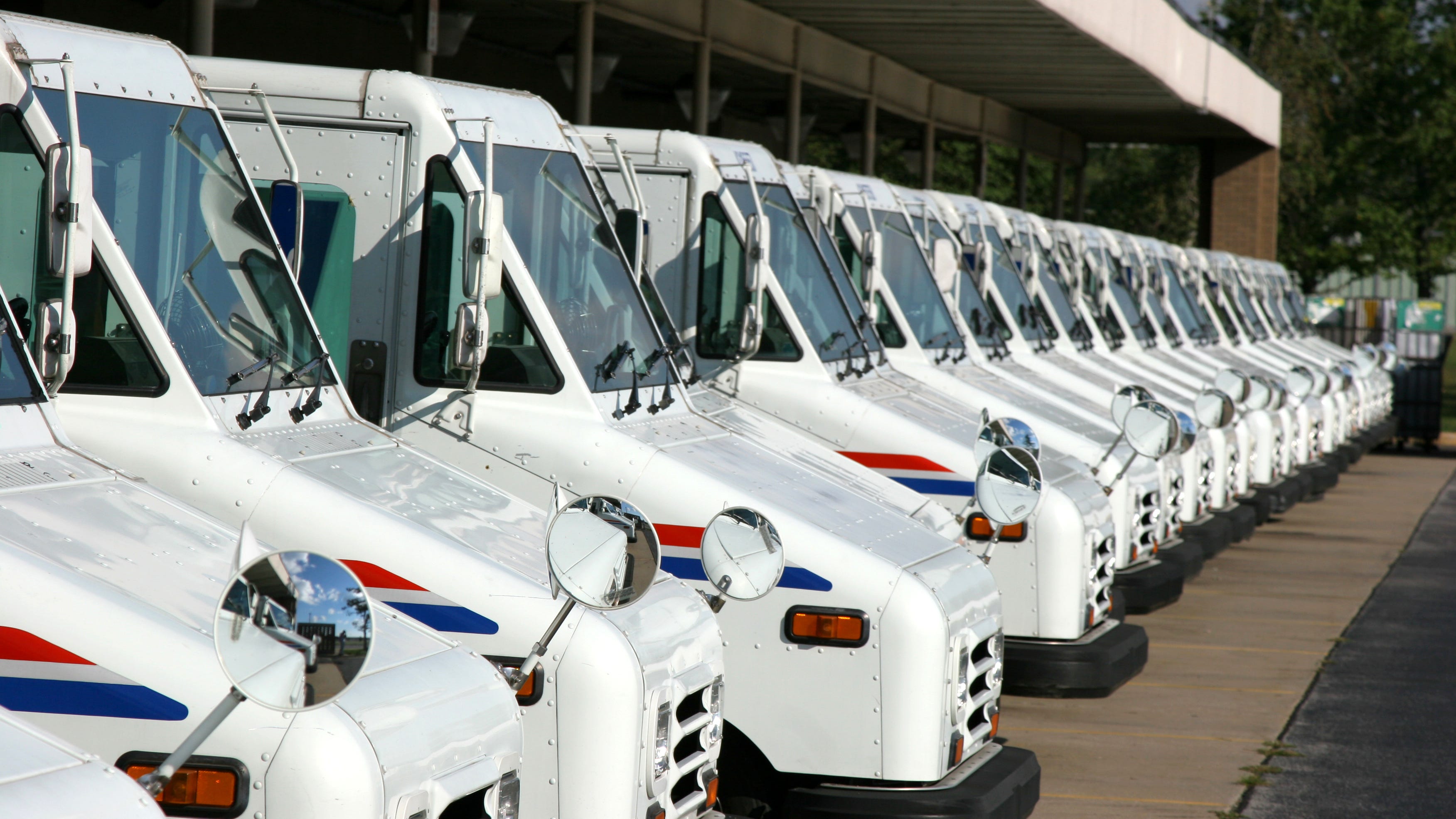Cardenas reintroduces bill to require USPS trucks to have air conditioning