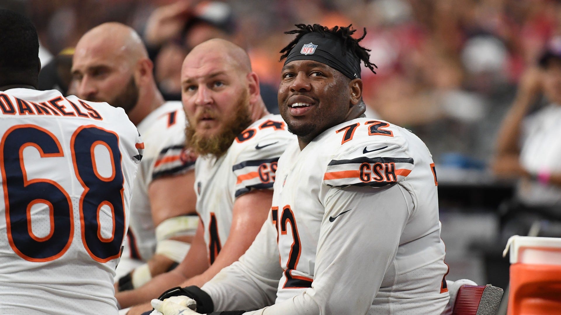 Washington signs left tackle Charles Leno