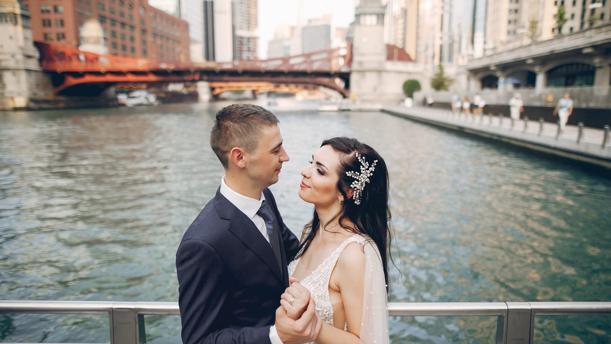 Couples can win a free wedding to celebrate 100th anniversary of Wrigley Building