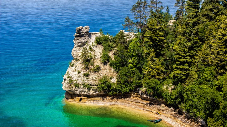 Lincoln Park man falls to his death at Pictured Rocks