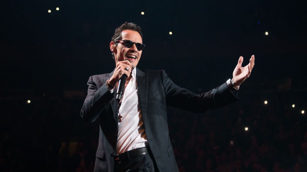 Yate de Marc Anthony Se Vuelca Tras Incendio en Miami