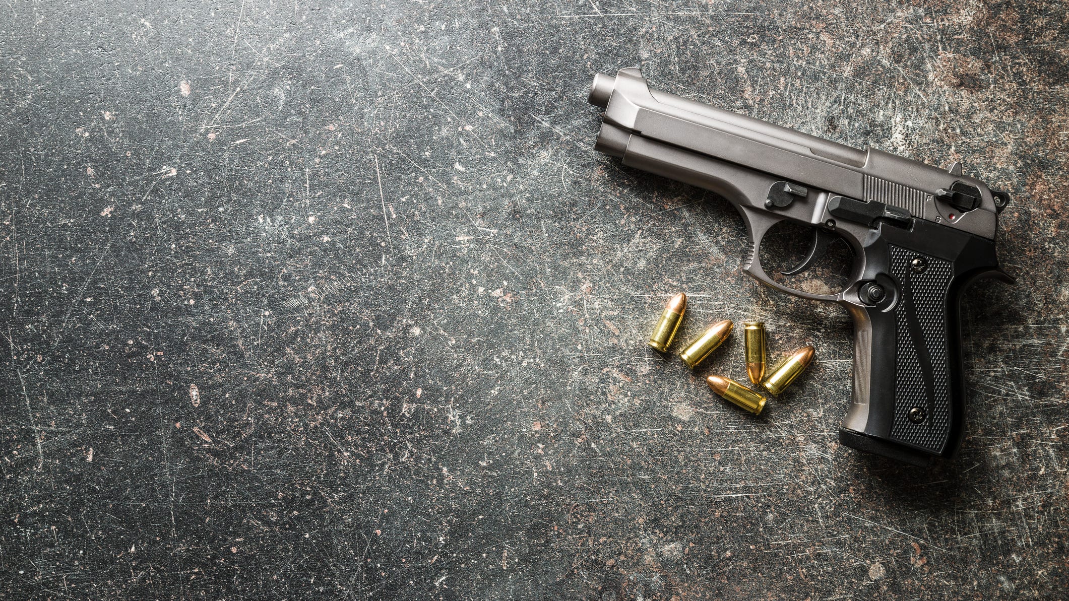 Man faces 5 years behind bars for finding his deceased brother‘s gun and giving it to his parole officer