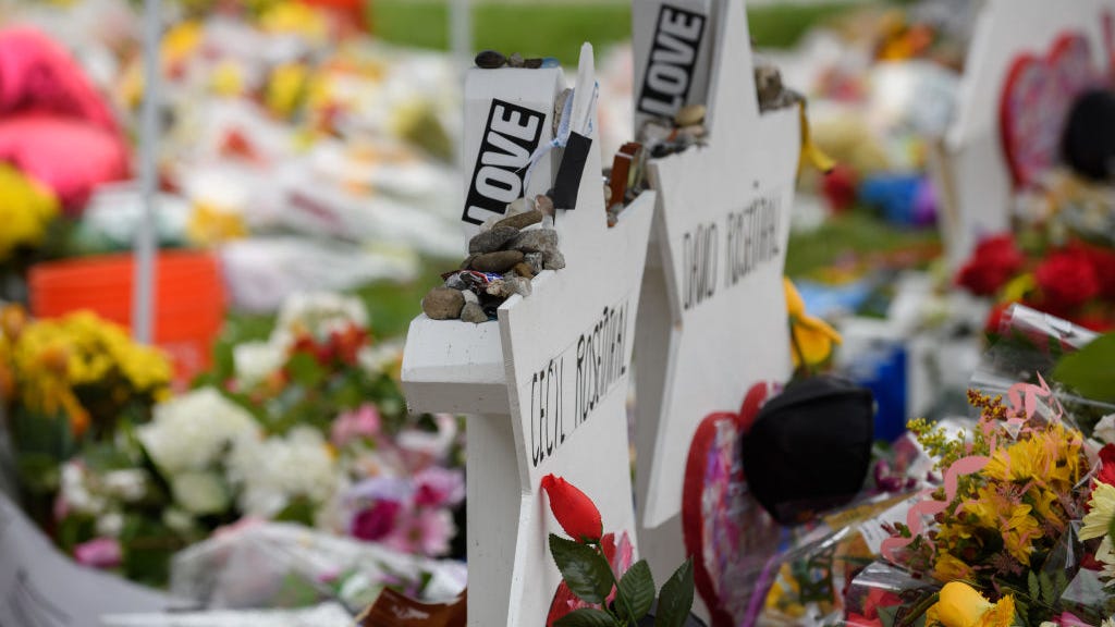 Prosecutors say gunman in Pittsburgh synagogue shooting deserves the death penalty during closing arguments